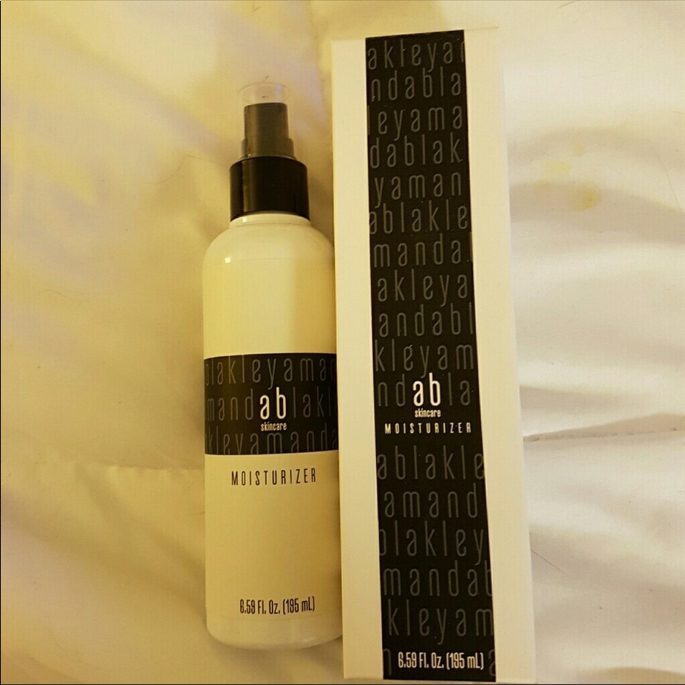 NEW IN BOX AB SKINCARE MOISTURIZER!!